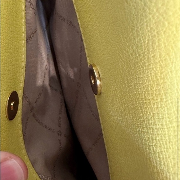 Michael Kors Crossbody . Bright Yellow. Gold Tone Hardware. - Picture 2 of 6
